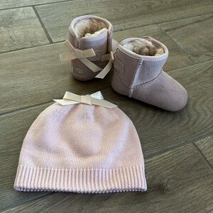 UGG Jesse Bow II Boots and Beanie Set, Pink